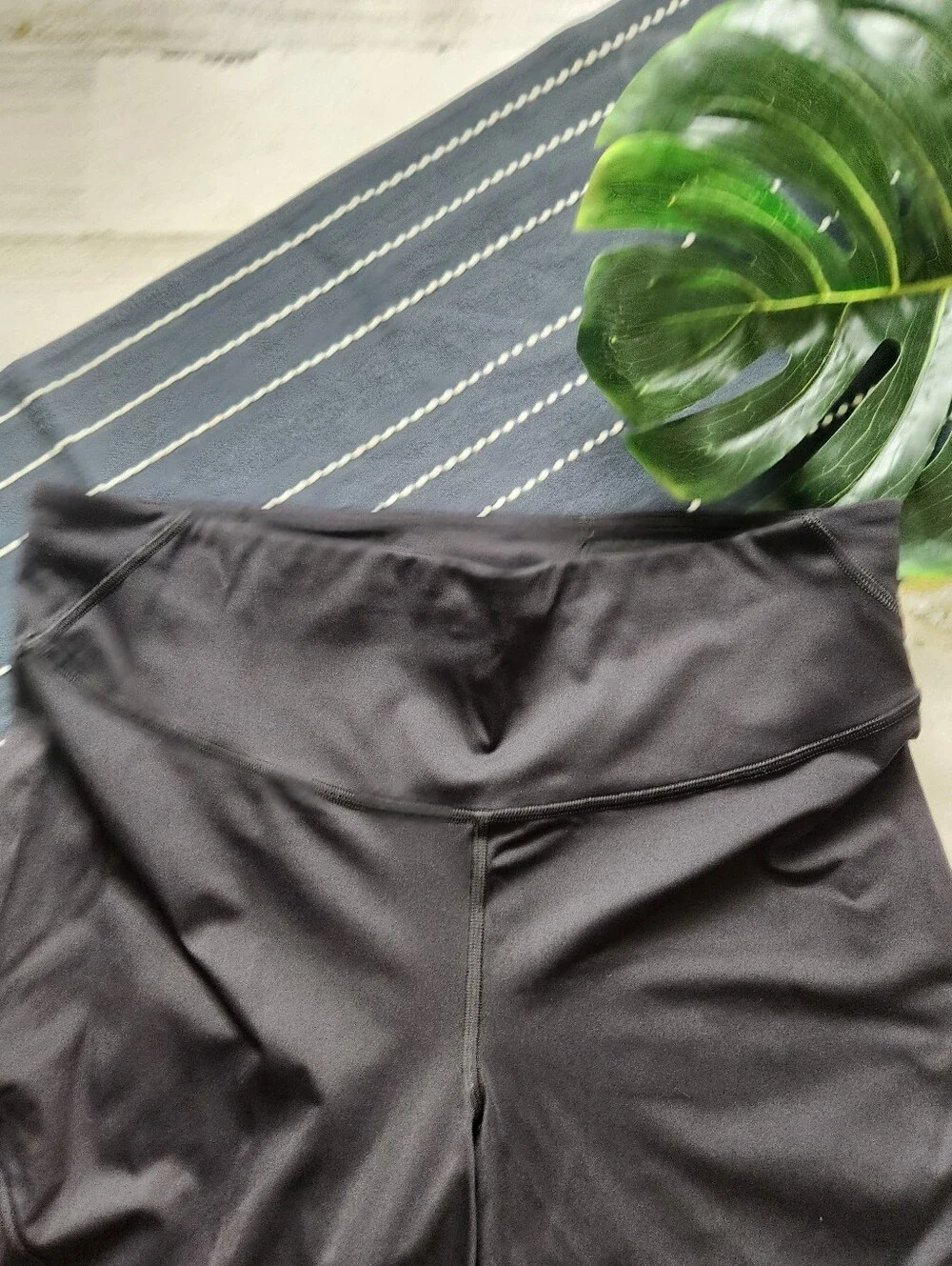 Lululemon Base Pase High Rise Tight Leggings Black 25